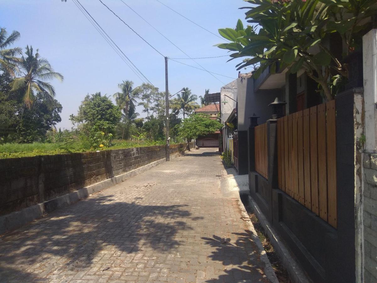 Kenayan Asri Residence By Fh Stay Kalasan Exterior photo